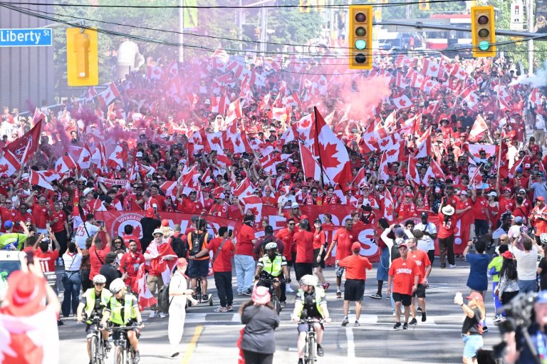 Allez les Rouges! How Voyageurs fan group is energizing Canada's World Cup run | iNFOnews.ca