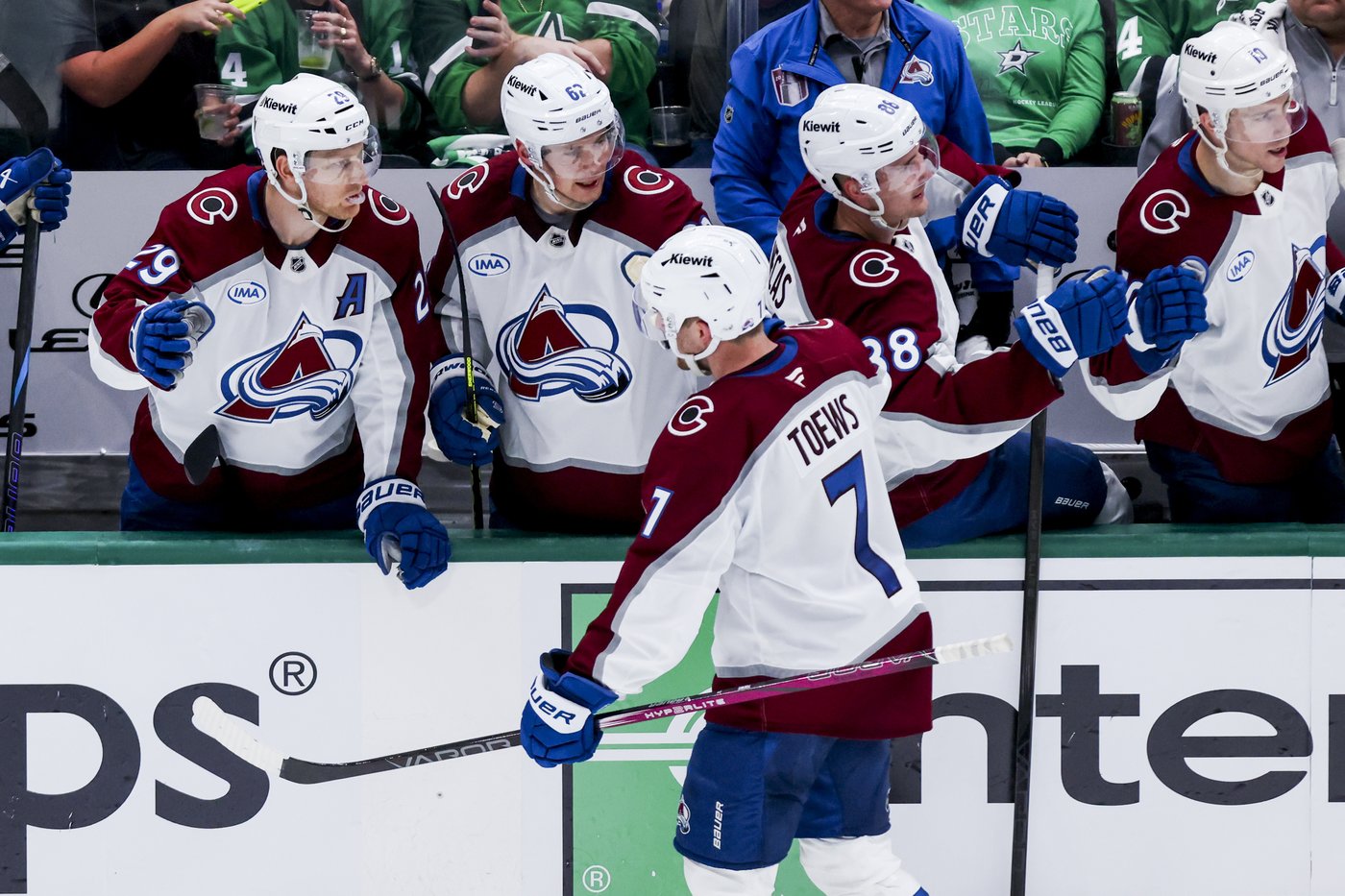 NHL roundup: Visiting Avalanche beat Stars 5-1 in Game 1 of playoffs | iNFOnews.ca NHL roundup: Visiting Avalanche beat Stars 5-1 in Game 1 of playoffs | iNFOnews.ca