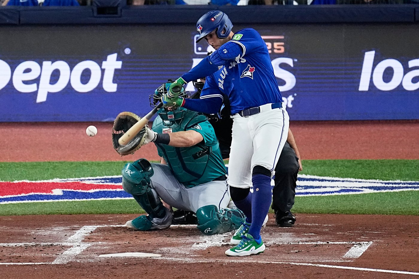 George Springer hits 21st postseason homer, passes Derek Jeter and is 5th on career list | iNFOnews.ca