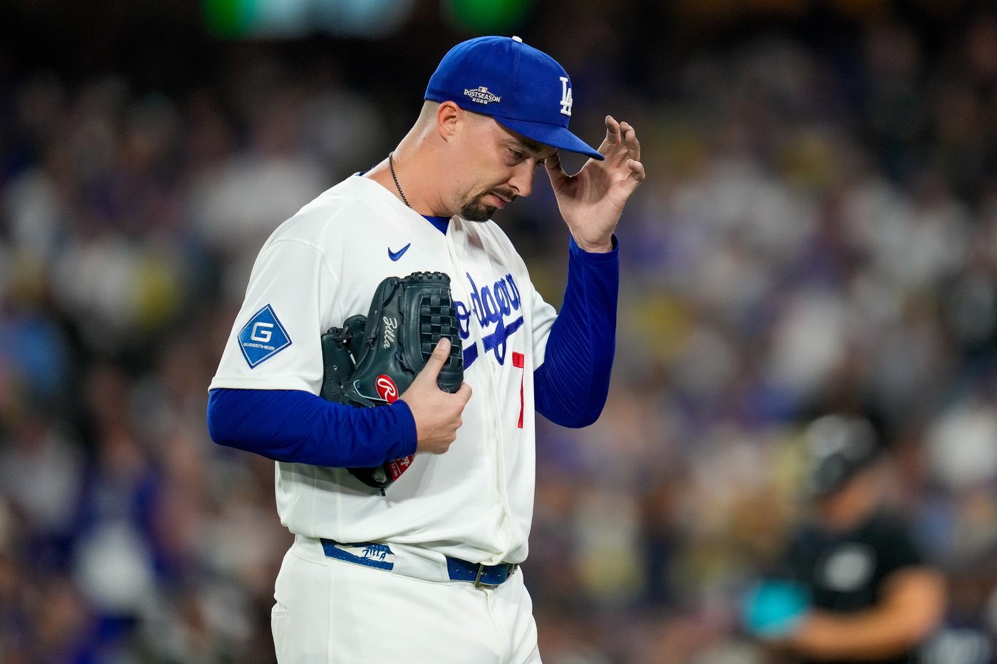 Brewers stun Dodgers with back-to-back homers in 7th inning and ride 6-2 win to 3-0 lead in NLCS | iNFOnews.ca Brewers stun Dodgers with back-to-back homers in 7th inning and ride 6-2 win to 3-0 lead in NLCS | iNFOnews.ca