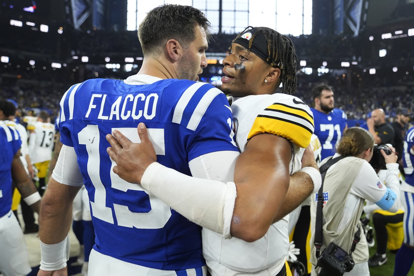 Joe Flacco relieves injured Anthony Richardson and helps Colts hold off Steelers 27-24 | iNFOnews.ca
