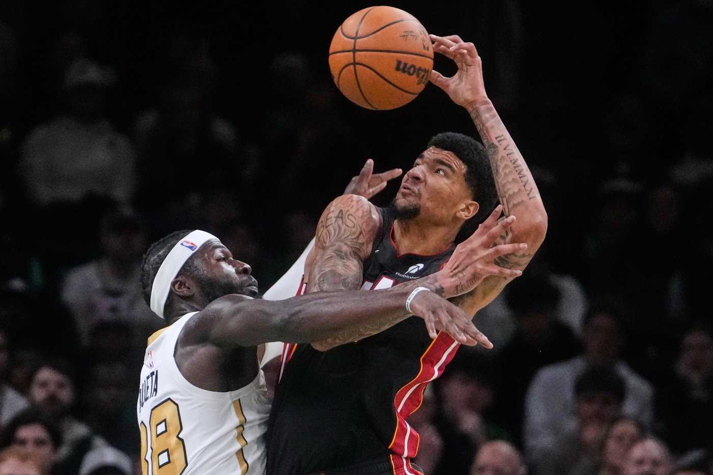 Derrick White scores season-high 33, hits nine 3s as Celtics pull away from Heat 129-116 | iNFOnews.ca