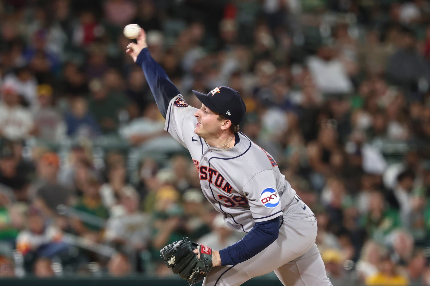 Yordan Alvarez goes deep as Astros hit 5 homers in 13-2 rout of A's to close in on AL West title | iNFOnews.ca