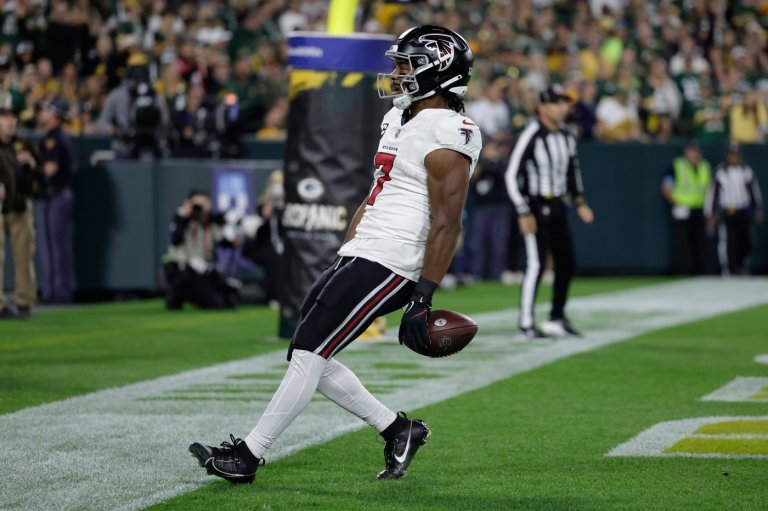Bijan Robinson runs roughshod over the Packers as the Falcons breeze to a 35-14 victory | iNFOnews.ca