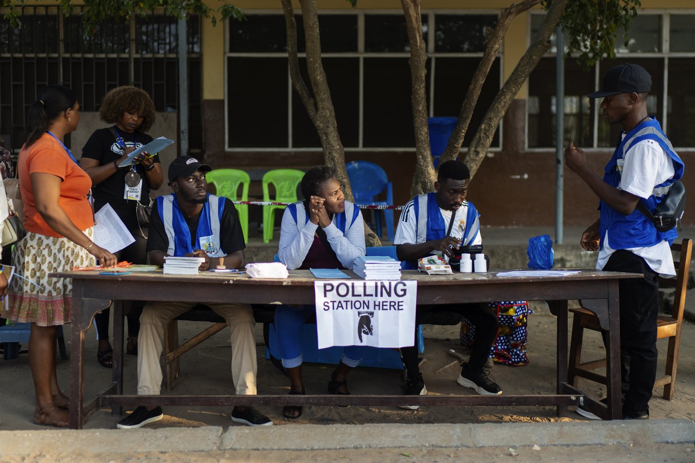 Polls close in Ghana's general election in the shadow of the worst economic crisis in a generation | iNFOnews.ca Polls close in Ghana's general election in the shadow of the worst economic crisis in a generation | iNFOnews.ca
