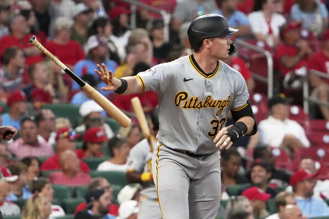 Henry Davis, Bryan Reynolds help power Pirates past Cardinals 8-3 | iNFOnews.ca