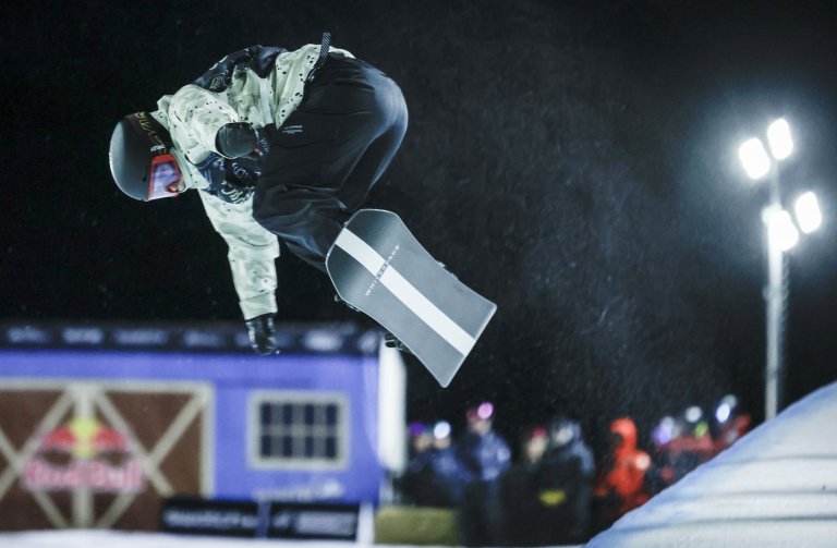 Canadian snowboarder Elizabeth Hosking wins World Cup gold in Calgary | iNFOnews.ca