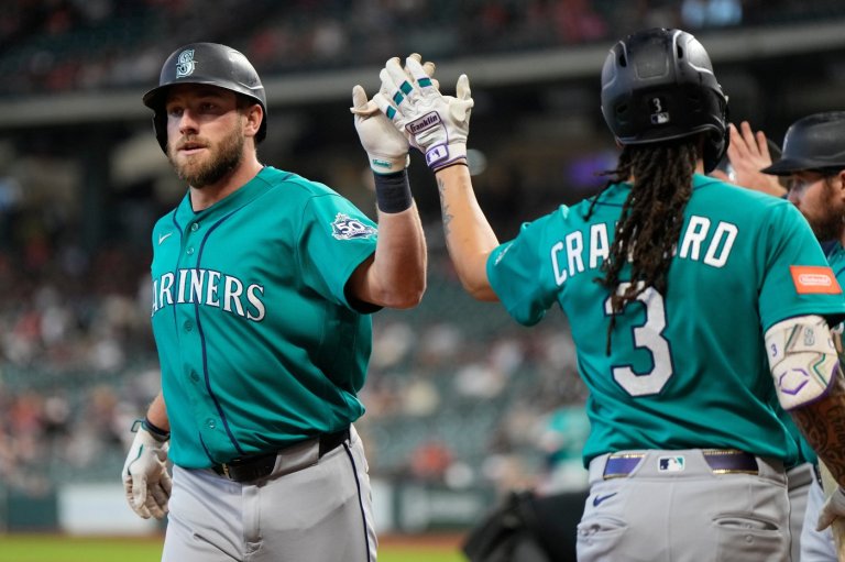 Luke Raley hits 3-run home run, Garver hits his 1st of the season and Mariners beat Astros 8-3 | iNFOnews.ca