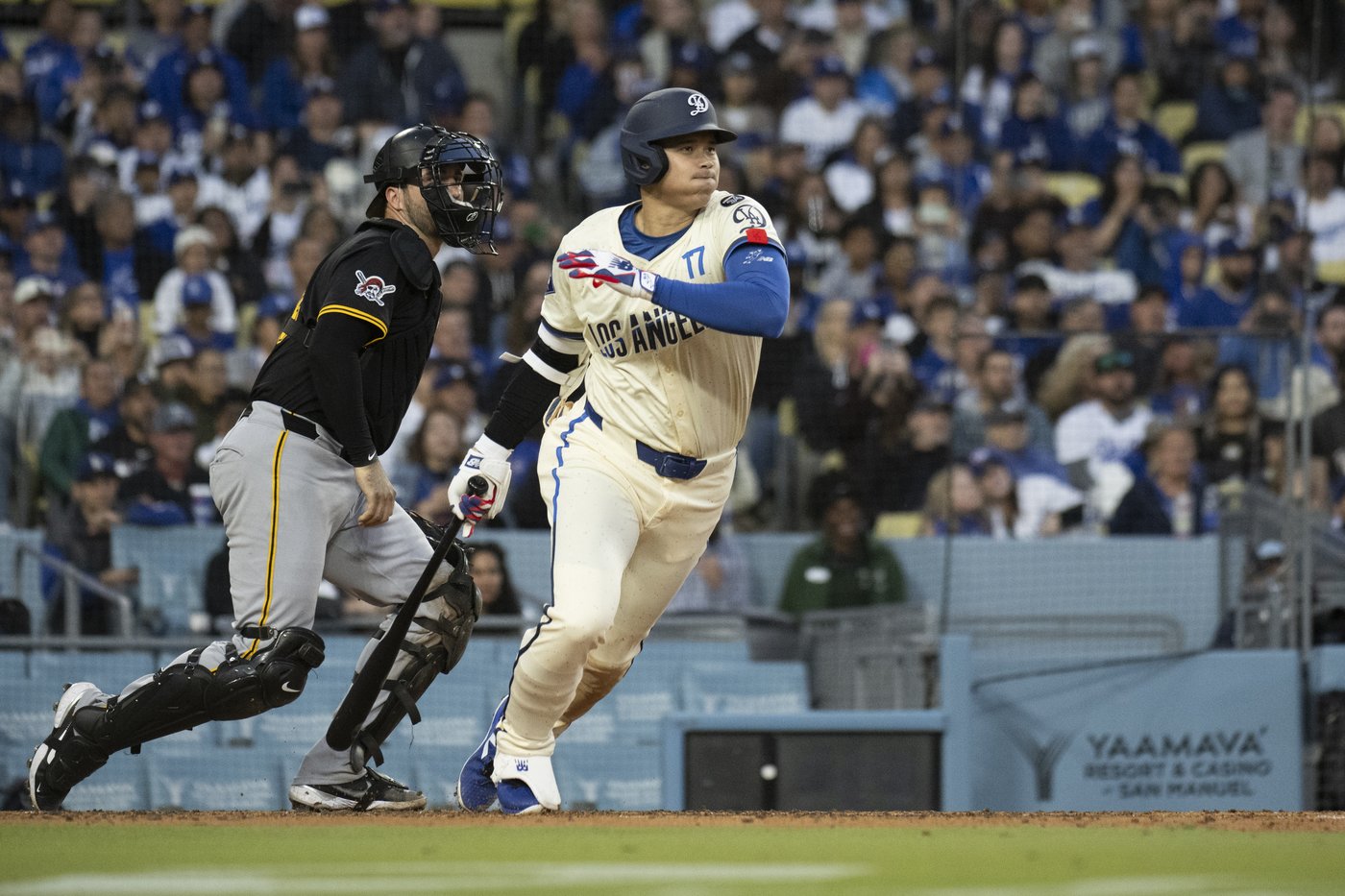 Teoscar Hernández hits tiebreaking homer in 8th inning and Dodgers beat Pirates 8-4 | iNFOnews.ca