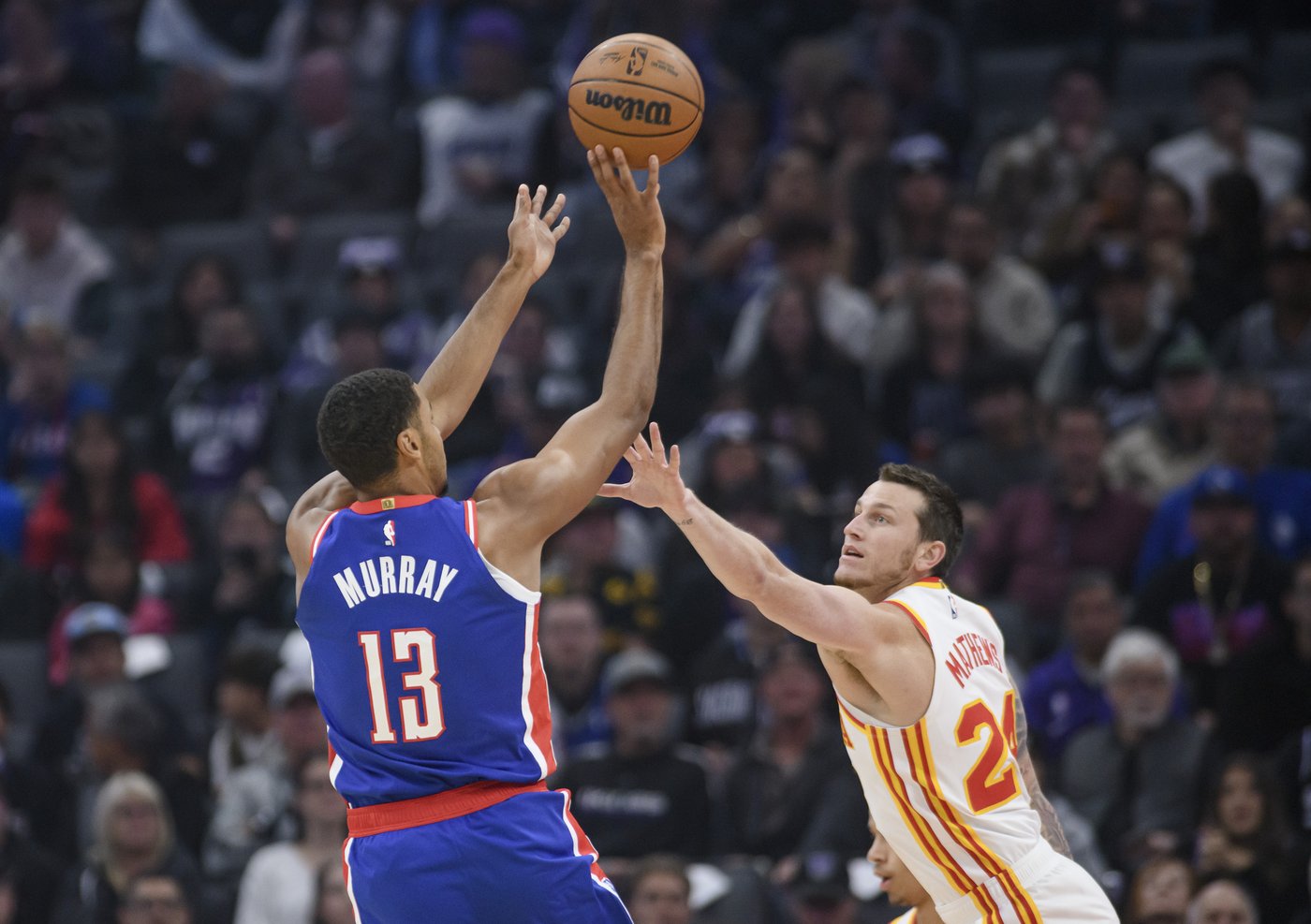 Hunter scores 24 points, Daniels has game-winning block as Hawks beat Kings 109-108 | iNFOnews.ca