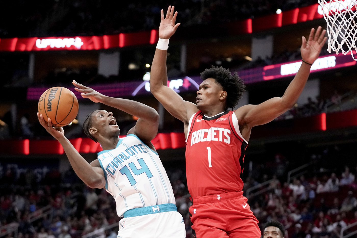 Ball has 34 points and 11 assists in return from ankle injury to lead Hornets over Rockets 110-105 | iNFOnews.ca Ball has 34 points and 11 assists in return from ankle injury to lead Hornets over Rockets 110-105 | iNFOnews.ca