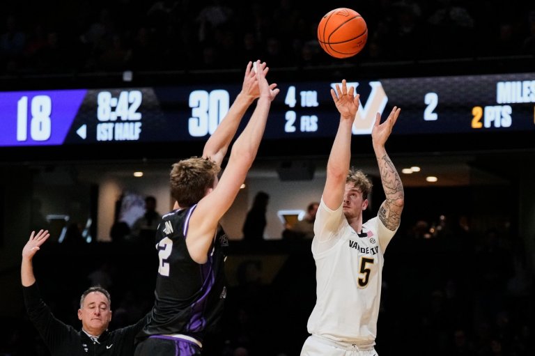 Nickel has career-high 30 points as No. 15 Vanderbilt beats Central Arkansas 83-72 to move to 10-0 | iNFOnews.ca