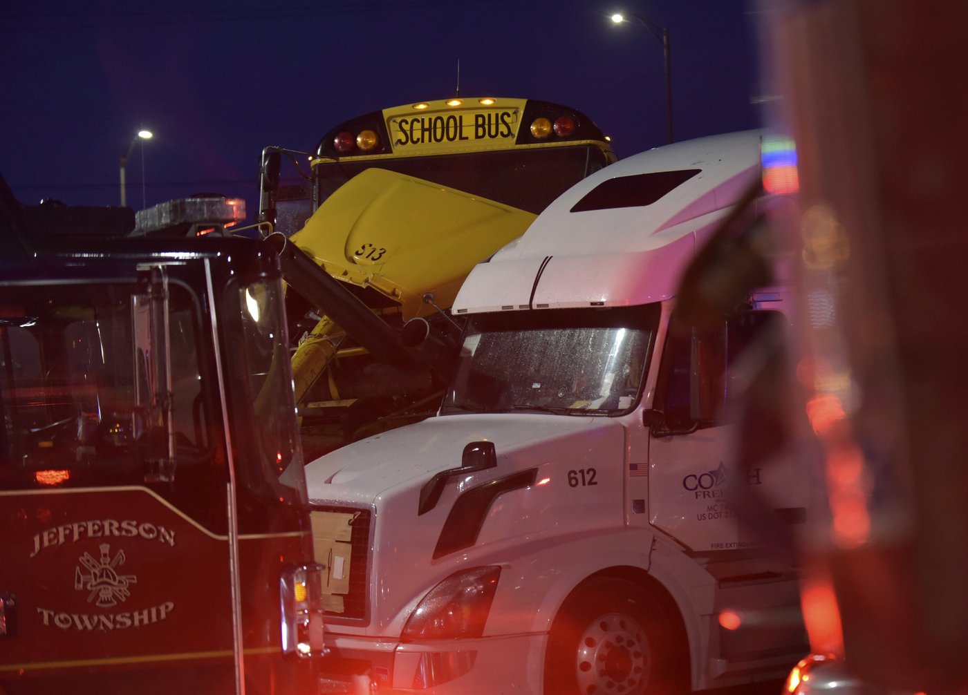 Bus carrying bagpipers from St. Patrick's Day parade crashes into truck in Pennsylvania | iNFOnews.ca