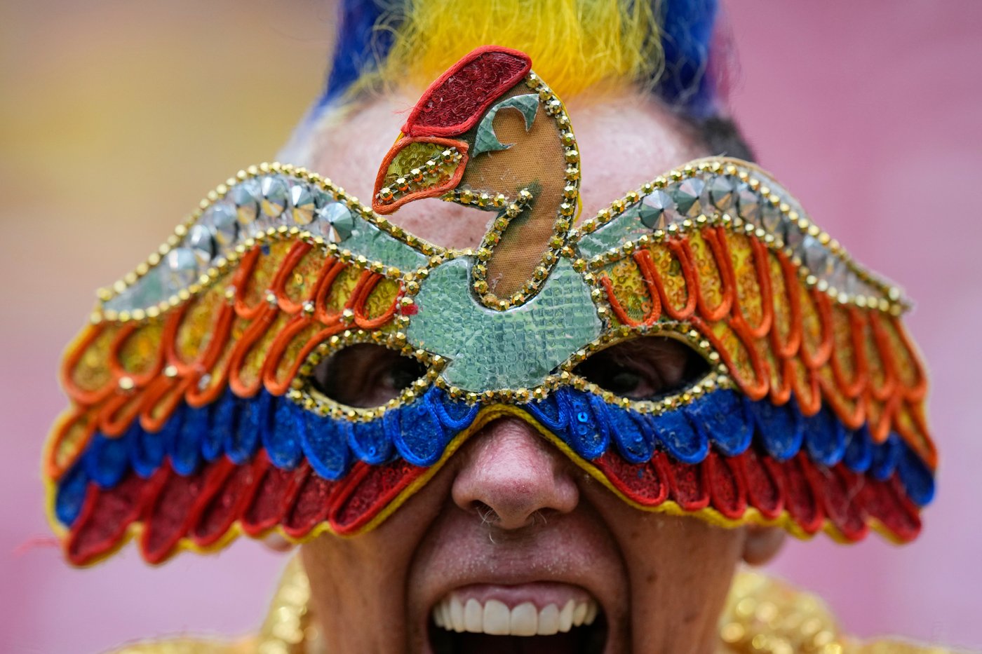 World Cup fans flood stadiums and fan zones with dazzling costumes, facepaint and flags - in photos | iNFOnews.ca