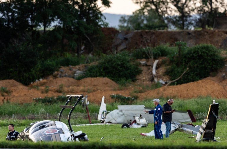 Pennsylvania State Police helicopter and small plane collide and crash; no word on possible injuries | iNFOnews.ca
