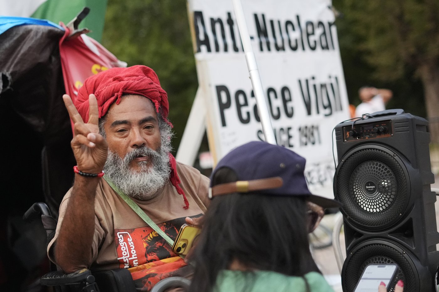 A decades-long peace vigil outside the White House is dismantled after Trump's order | iNFOnews.ca