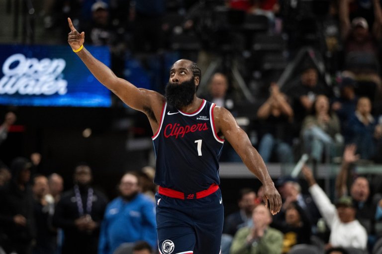 Harden scores 30 points to help Clippers rout Suns 129-102 in home opener | iNFOnews.ca Harden scores 30 points to help Clippers rout Suns 129-102 in home opener | iNFOnews.ca