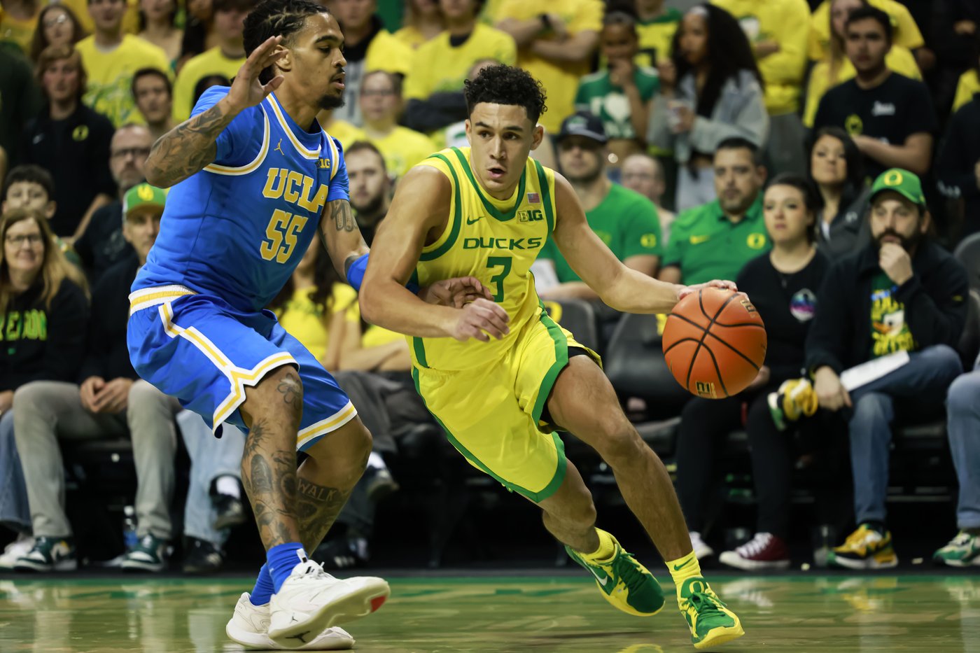 Dylan Andrews banks in 3 with 0.4 seconds left to lift UCLA past No. 12 Oregon, 73-71 | iNFOnews.ca Dylan Andrews banks in 3 with 0.4 seconds left to lift UCLA past No. 12 Oregon, 73-71 | iNFOnews.ca