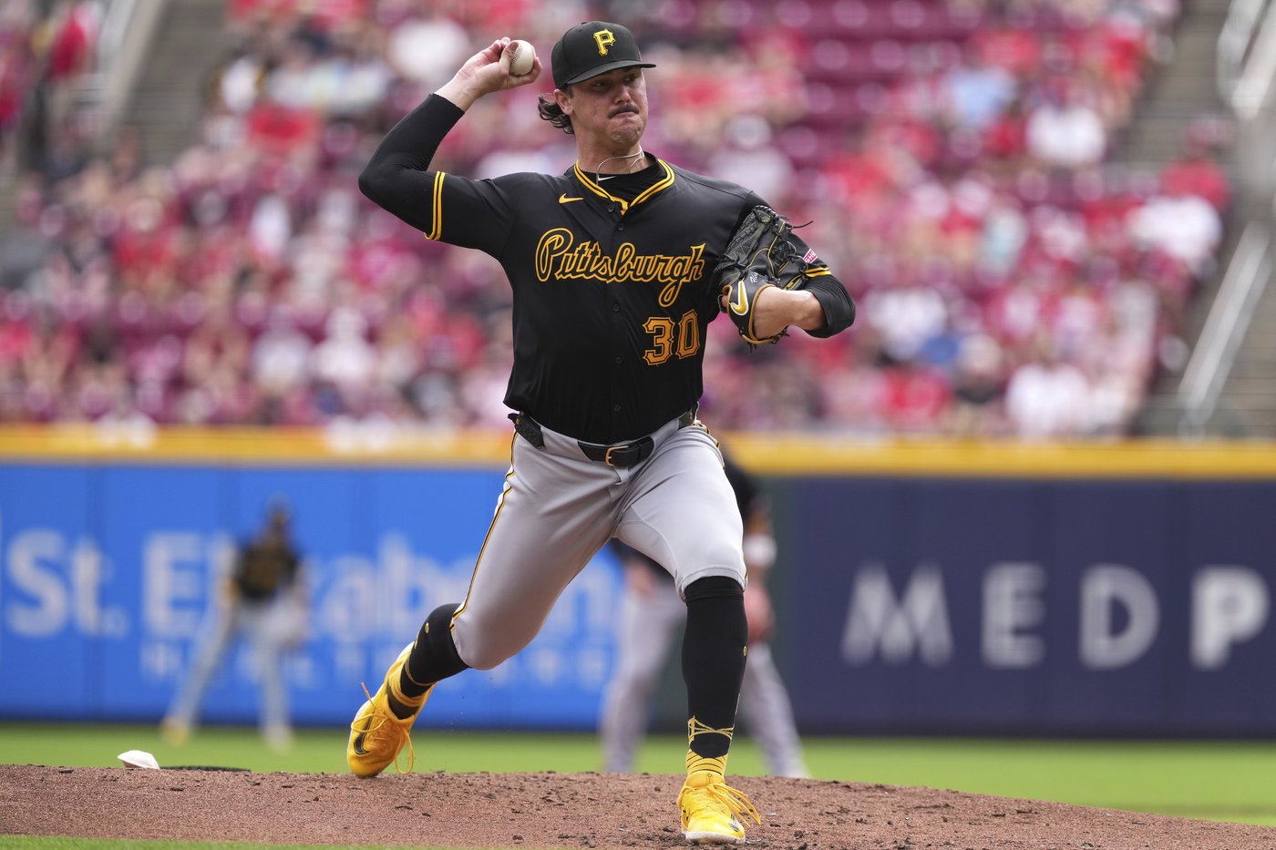 Paul Skenes strikes out 9 and pitches 2-hit ball through 5 innings as Pirates stop Reds 2-0 | iNFOnews.ca