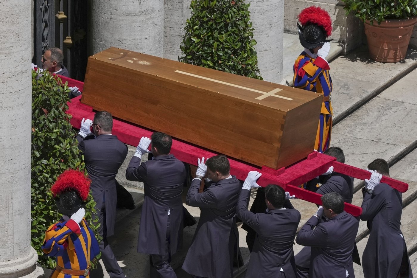 The Latest: Francis is remembered as a ‘pope among the people’ as he is laid to rest | iNFOnews.ca
