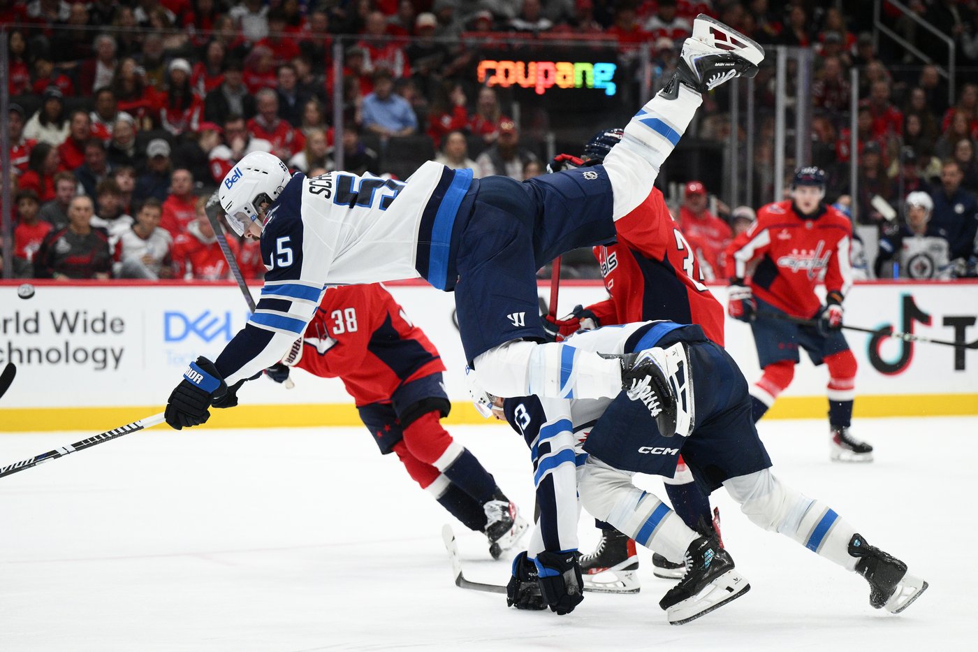 Alex Ovechkin stays hot to lift Capitals 4-3 over Jets | iNFOnews.ca Alex Ovechkin stays hot to lift Capitals 4-3 over Jets | iNFOnews.ca