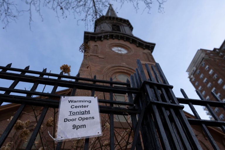 Ten people die in NYC's frigid cold, raising questions about the city's preparedness | iNFOnews.ca