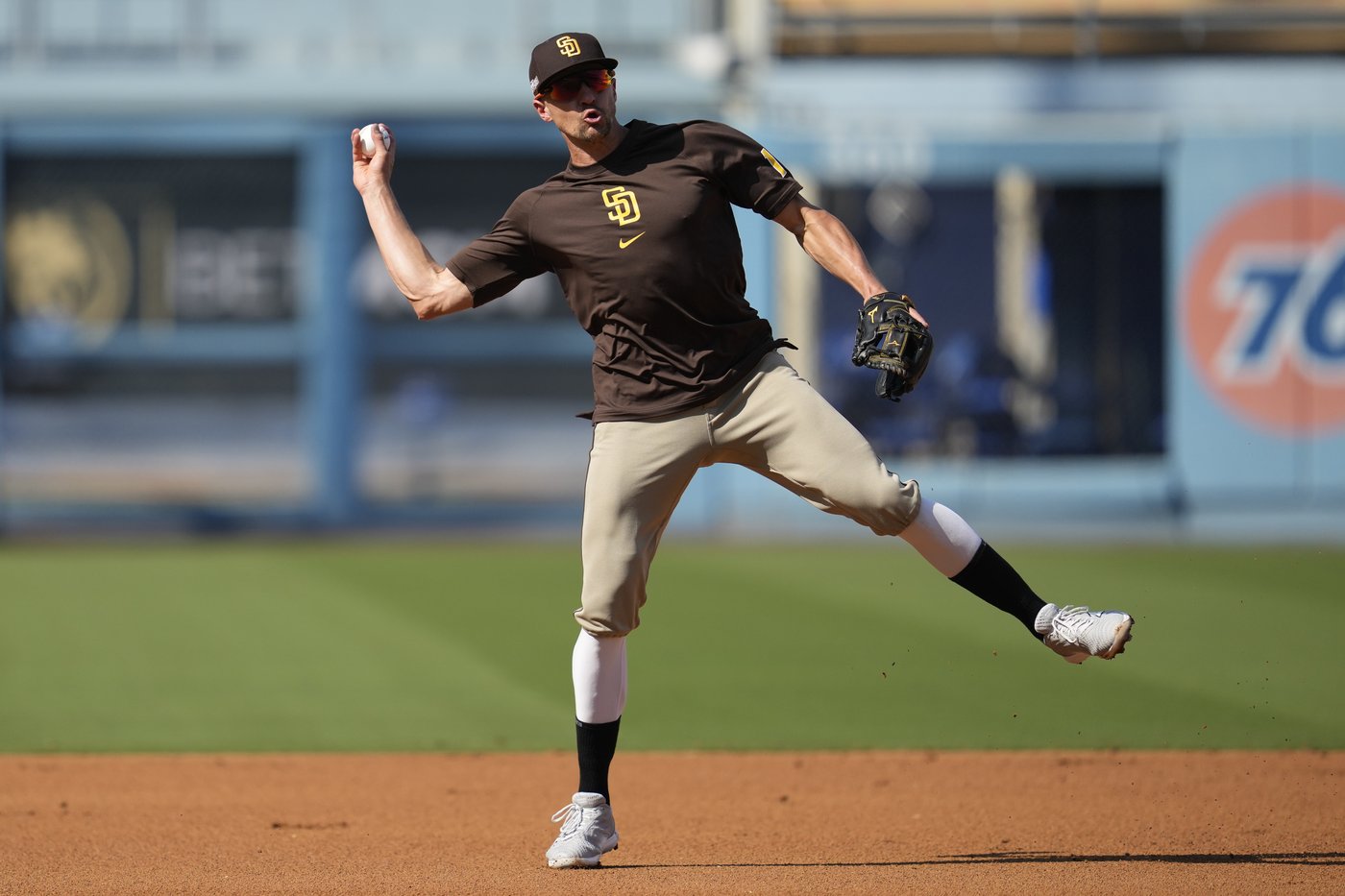 2-time Gold Glove SS Nick Ahmed and OF Sam Haggerty going to Rangers spring training on minor deals | iNFOnews.ca 2-time Gold Glove SS Nick Ahmed and OF Sam Haggerty going to Rangers spring training on minor deals | iNFOnews.ca