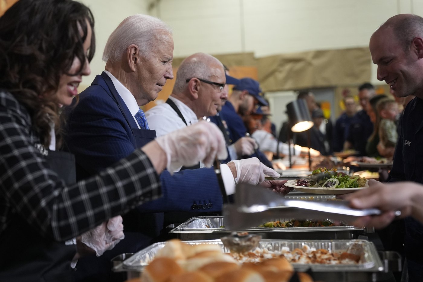 Bidens open final White House holiday season with turkey pardons, Christmas tree and 'friendsgiving' | iNFOnews.ca Bidens open final White House holiday season with turkey pardons, Christmas tree and 'friendsgiving' | iNFOnews.ca