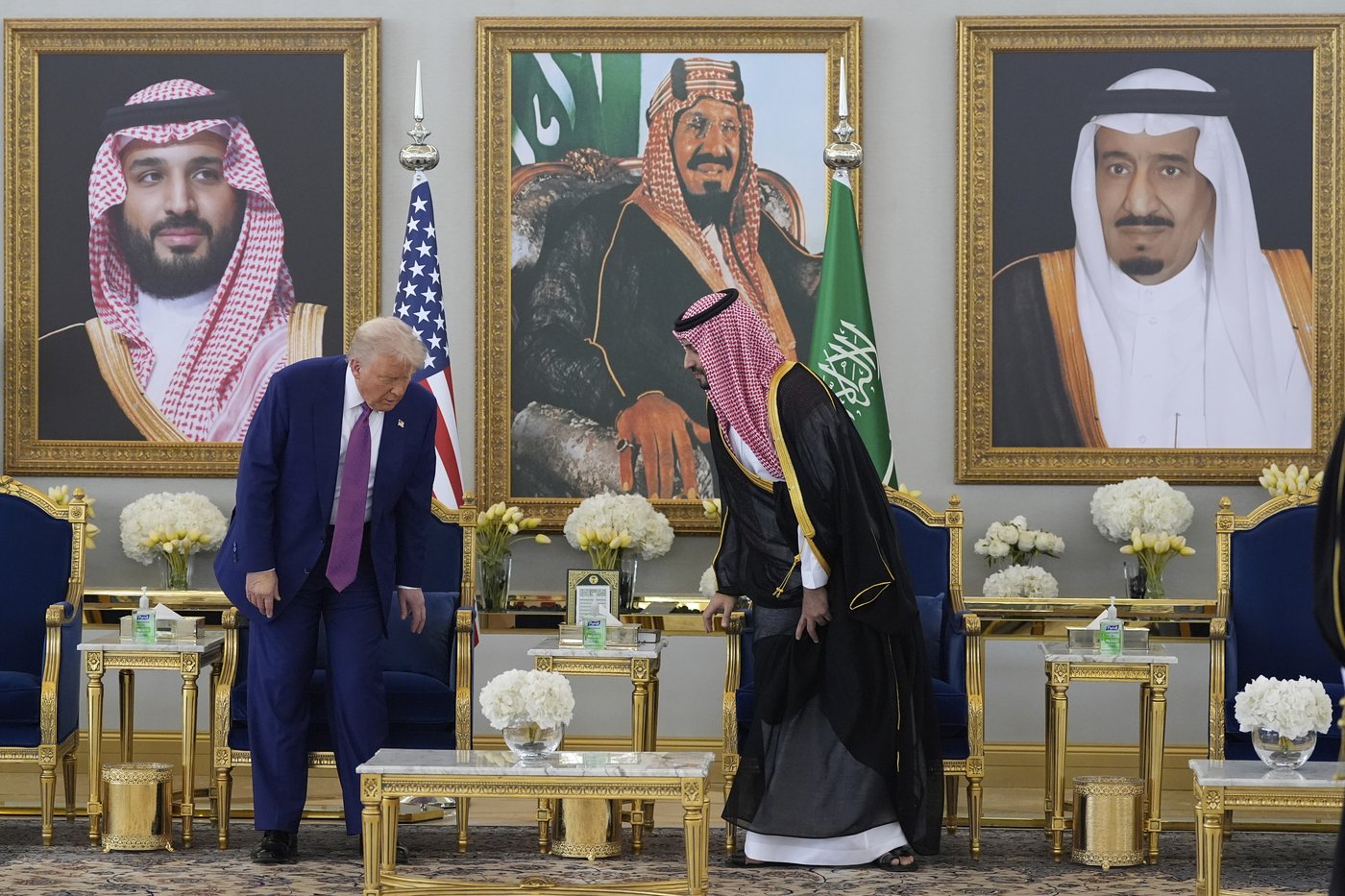 Live updates: Trump receives lavish royal welcome to Saudi Arabia | iNFOnews.ca