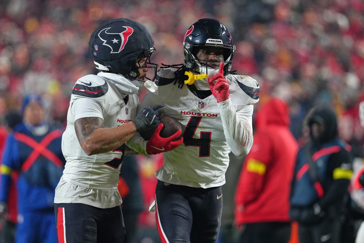 Texans stifle Patrick Mahomes and Chiefs in 20-10 victory to keep pace in AFC South race | iNFOnews.ca