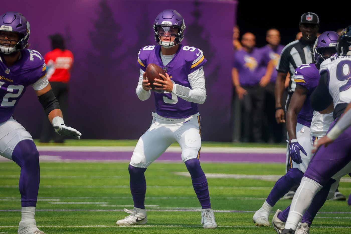 Giants acquire quarterback J.J. McCarthy from the Vikings for a 2027 fifth-round pick | iNFOnews.ca