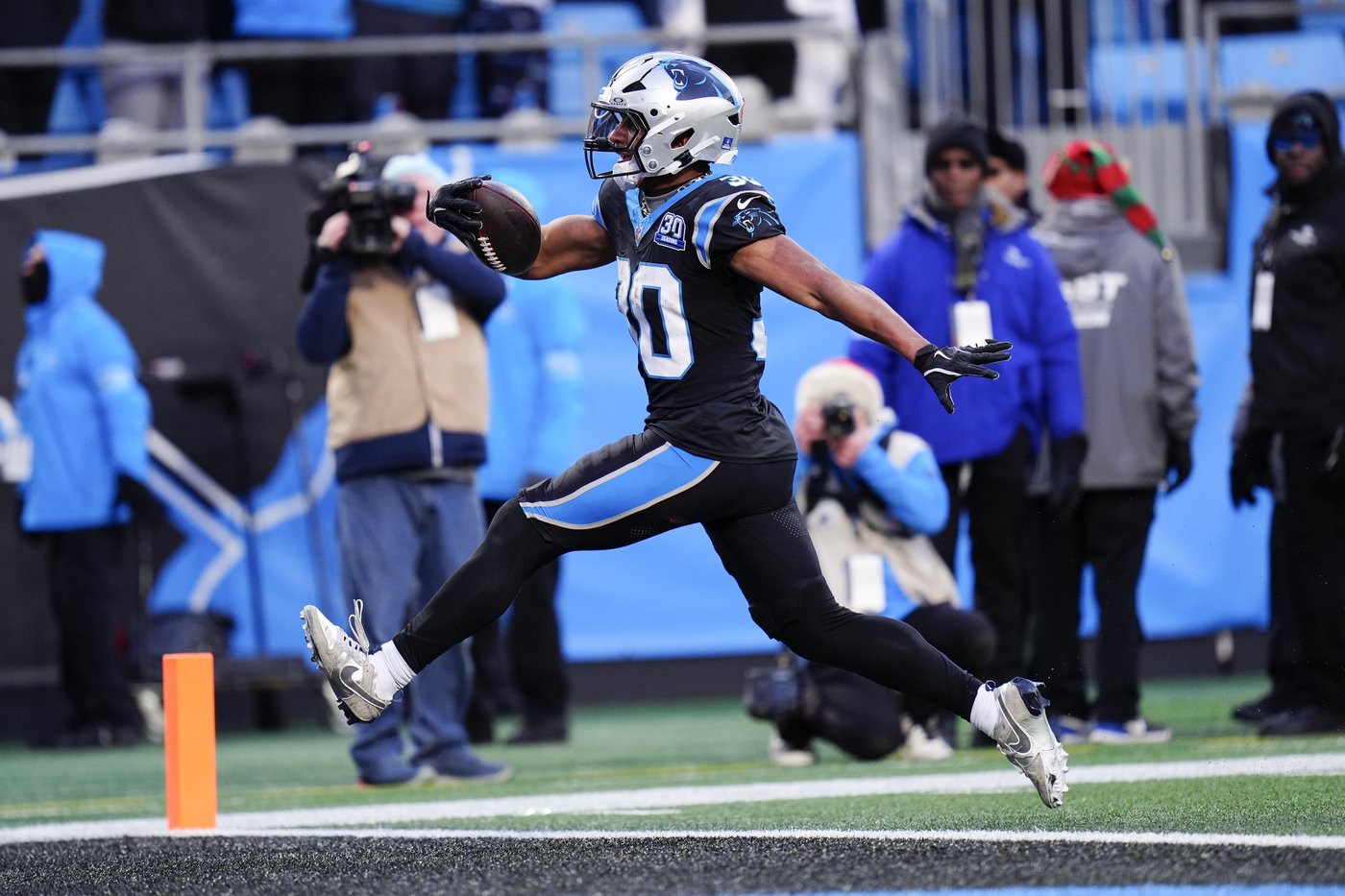 Panthers eliminate Cardinals from playoffs on Hubbard's TD run in overtime for 36-30 win | iNFOnews.ca