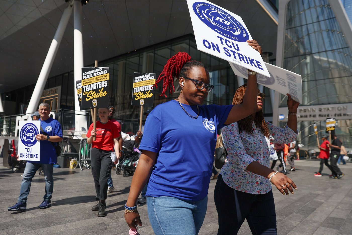 Photos show strike action as North America’s largest commuter rail system shuts down | iNFOnews.ca