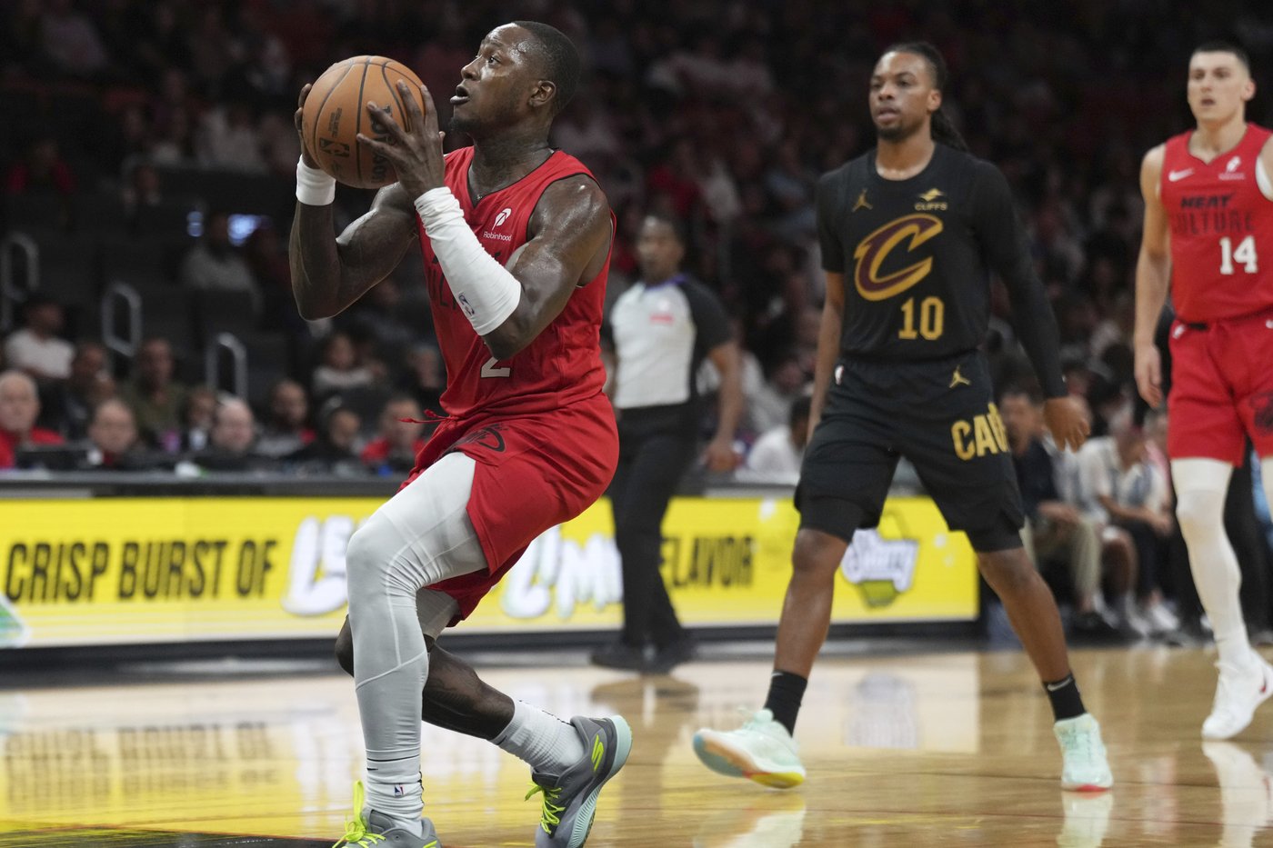 Herro scores 34, Robinson adds 23 and Heat beat Cleveland 122-113, only 4th loss for Cavs | iNFOnews.ca