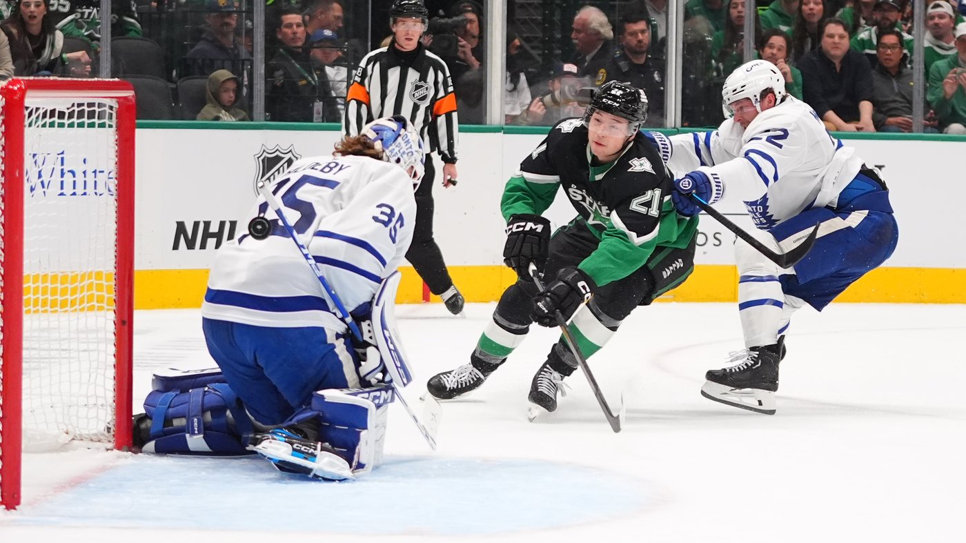 Robertson scores 23rd goal, Oettinger gets 16th win as Stars top Leafs 5-1 | iNFOnews.ca
