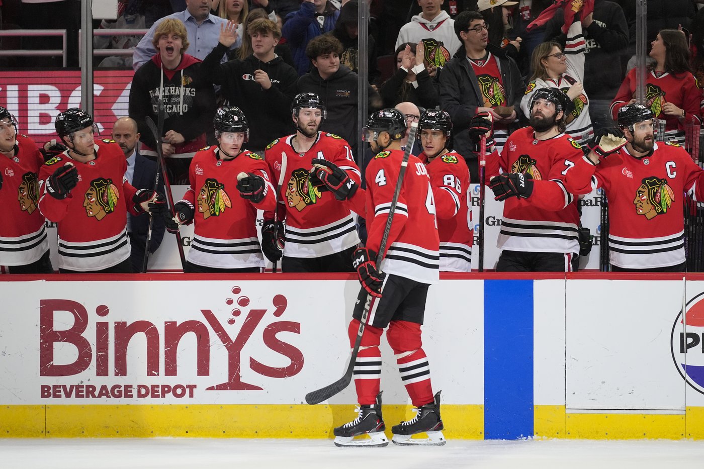 Bertuzzi, Jones help Blackhawks beat slumping Golden Knights 5-3. | iNFOnews.ca Bertuzzi, Jones help Blackhawks beat slumping Golden Knights 5-3. | iNFOnews.ca