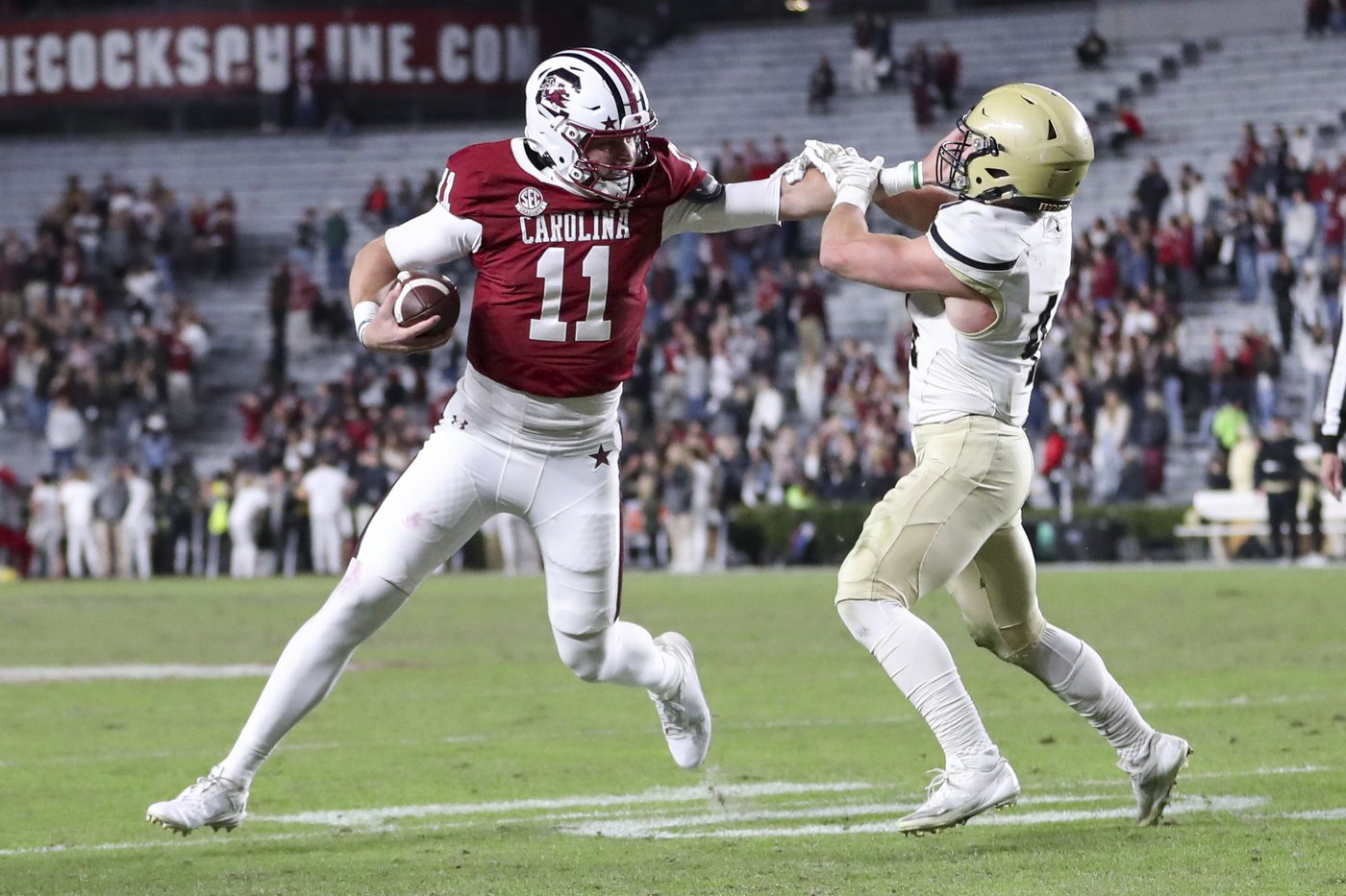 Freshman Sellers shines again in No. 19 South Carolina's 56-12 win over Wofford | iNFOnews.ca