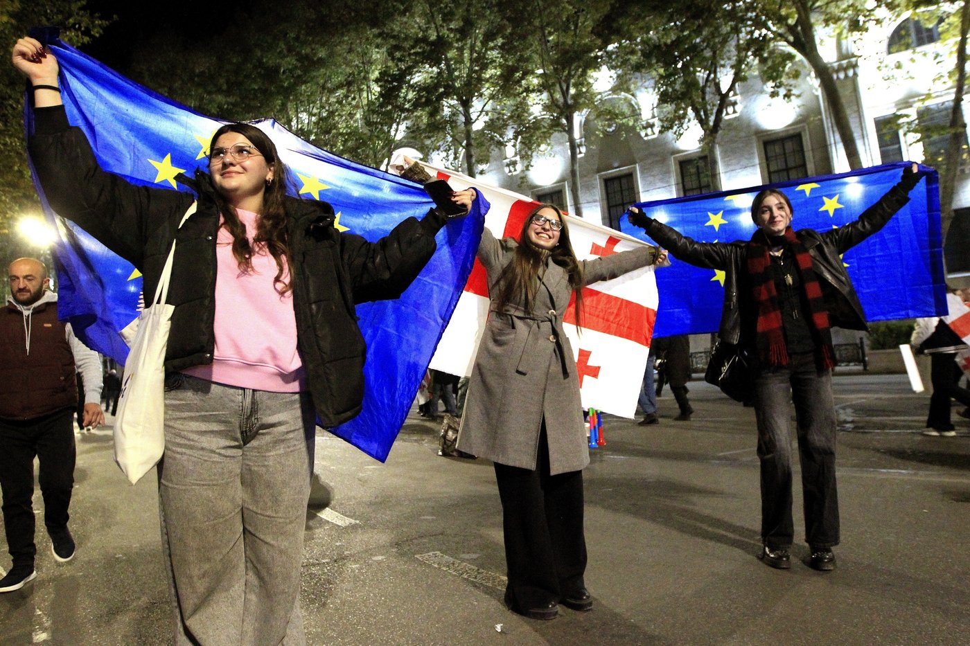Tens of thousands rally in Georgia to denounce the parliamentary election they say was rigged | iNFOnews.ca