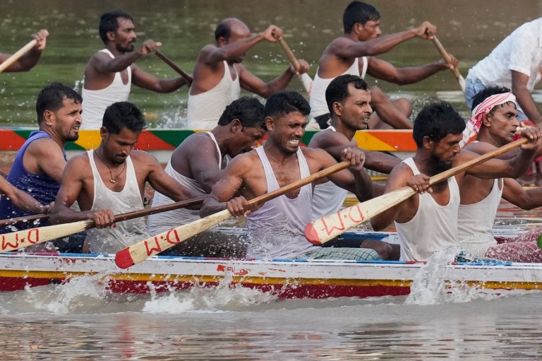 Photos of a boat race on India’s Kulsi River | iNFOnews.ca