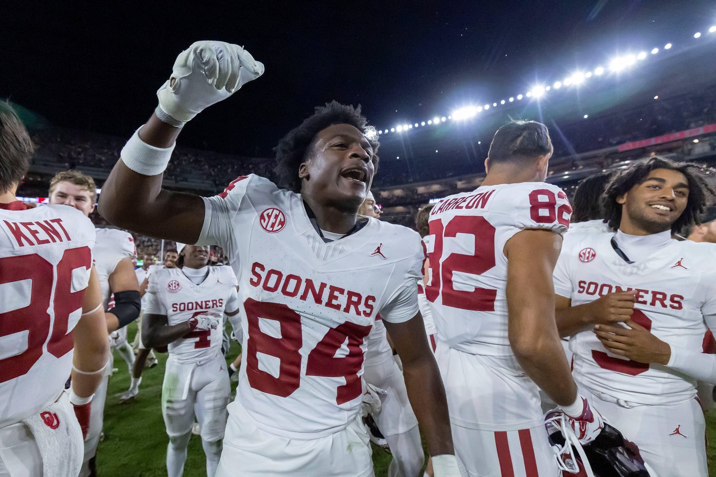 No. 11 Oklahoma travels with its defense again and upsets No. 4 Alabama 23-21 | iNFOnews.ca No. 11 Oklahoma travels with its defense again and upsets No. 4 Alabama 23-21 | iNFOnews.ca