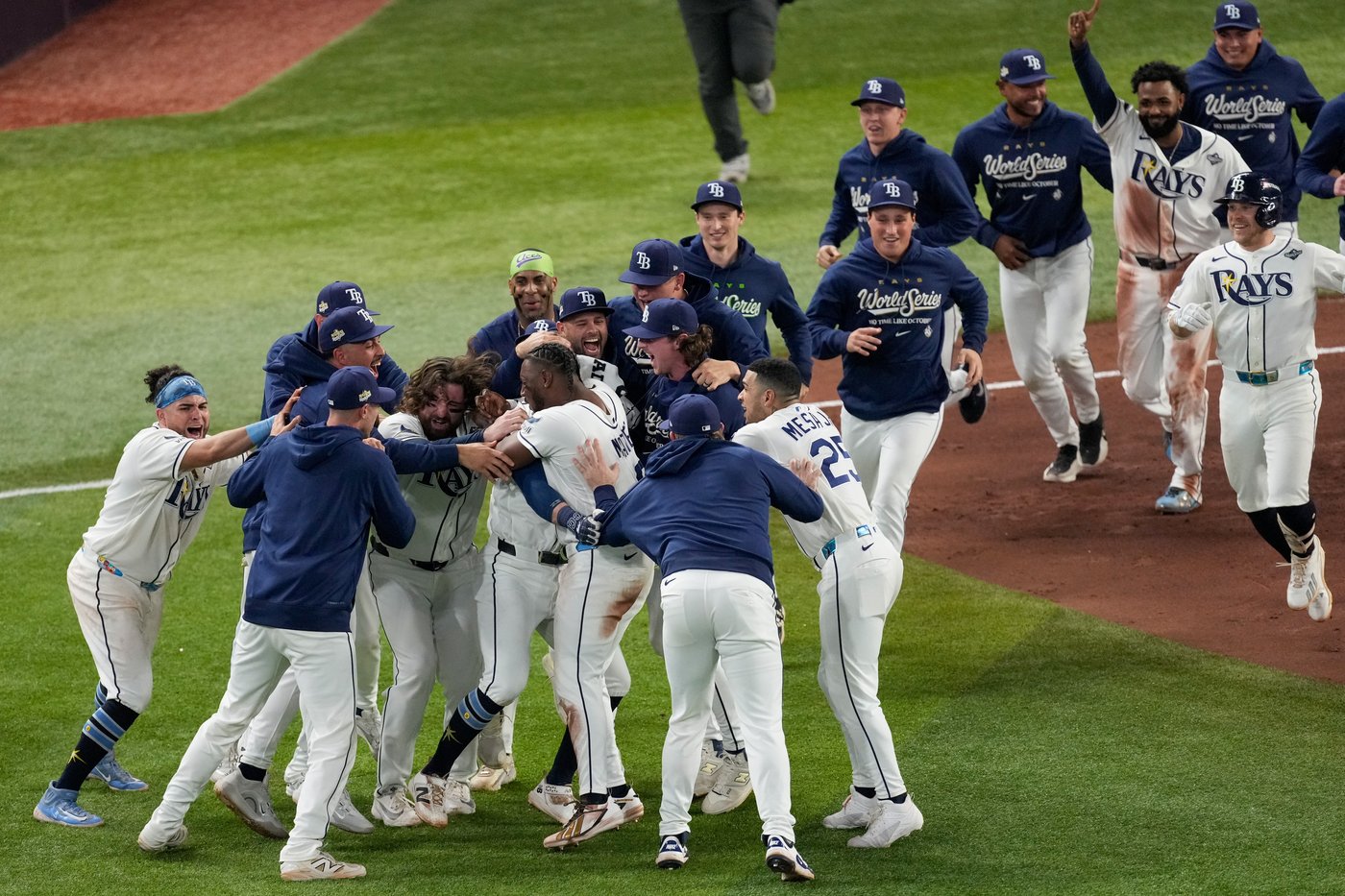 Rays stun Brewers with 2-run rally in 12th inning and force World Series Game 5 with 4-3 win | iNFOnews.ca Rays stun Brewers with 2-run rally in 12th inning and force World Series Game 5 with 4-3 win | iNFOnews.ca