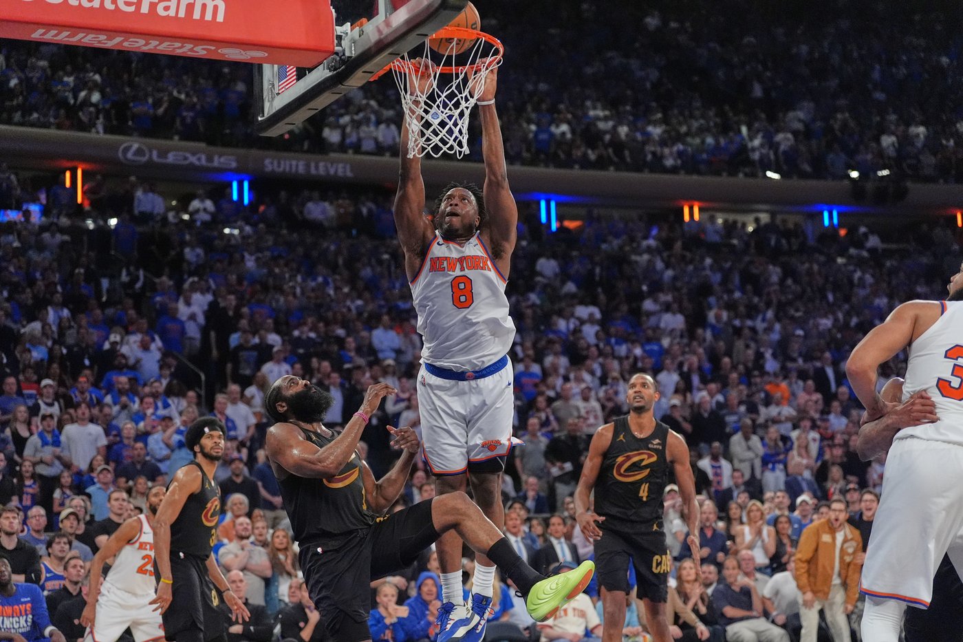 OG Anunoby finishes strong in his return from injury to help the Knicks take Game 1 in OT | iNFOnews.ca