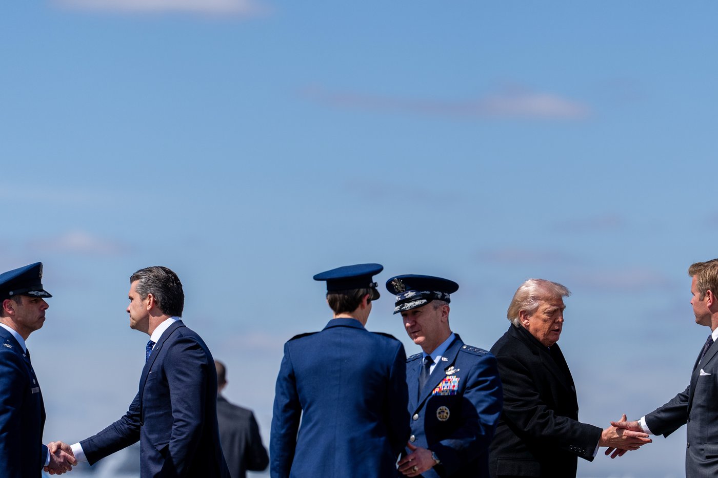 Photos of Trump at dignified transfer for US service members killed in Middle East | iNFOnews.ca