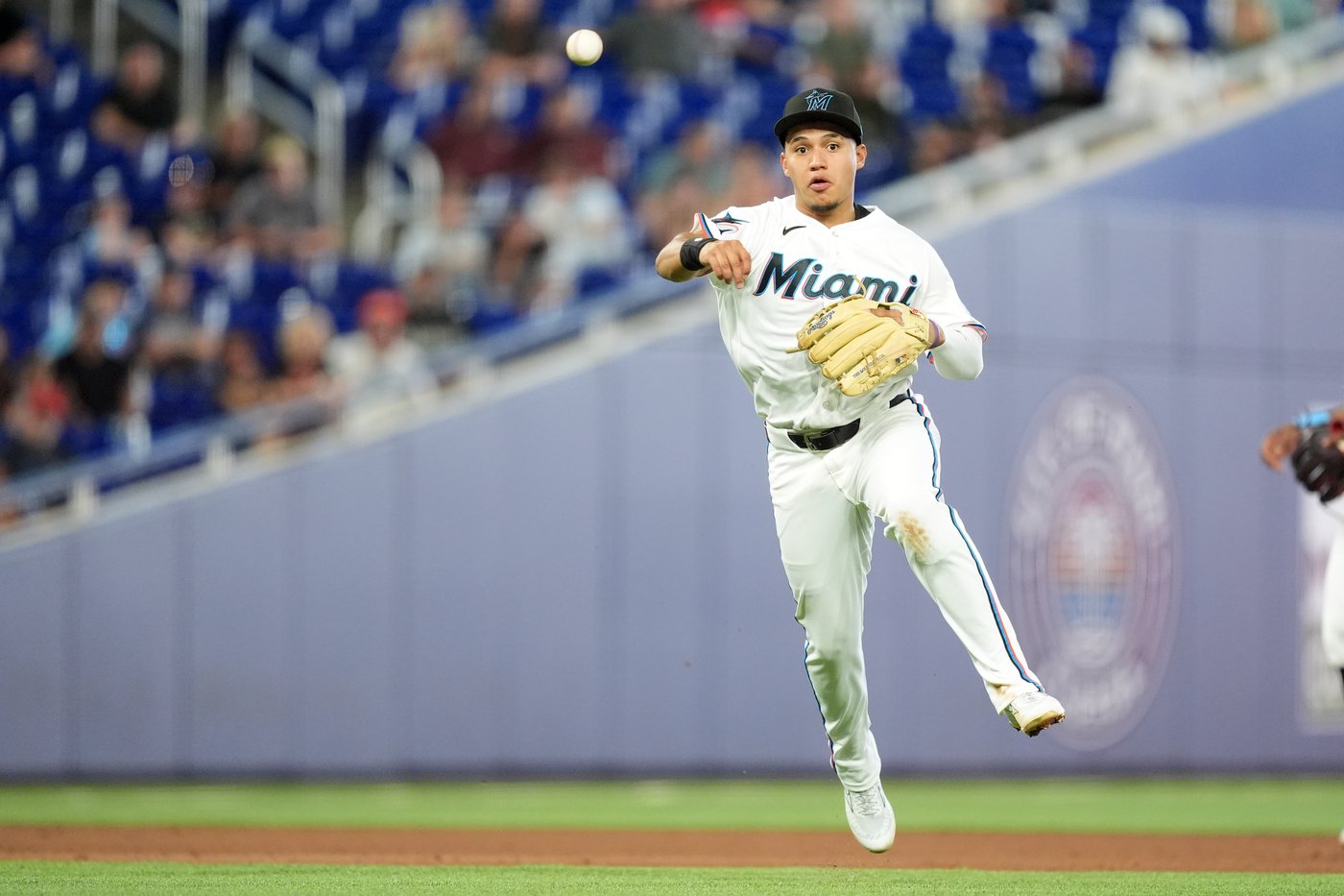 Sandy Alcantara throws a shutout on 93 pitches to lead Marlins over White Sox 10-0 | iNFOnews.ca