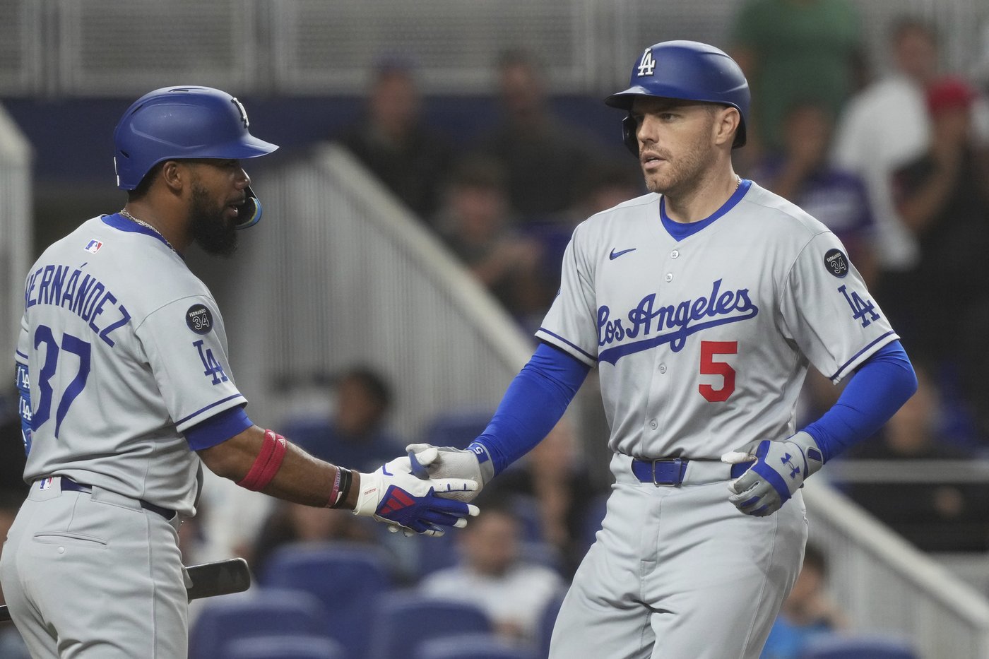 Dodgers' Teoscar Hernández will have MRI on Tuesday after leaving vs. Marlins with tight hamstring | iNFOnews.ca Dodgers' Teoscar Hernández will have MRI on Tuesday after leaving vs. Marlins with tight hamstring | iNFOnews.ca