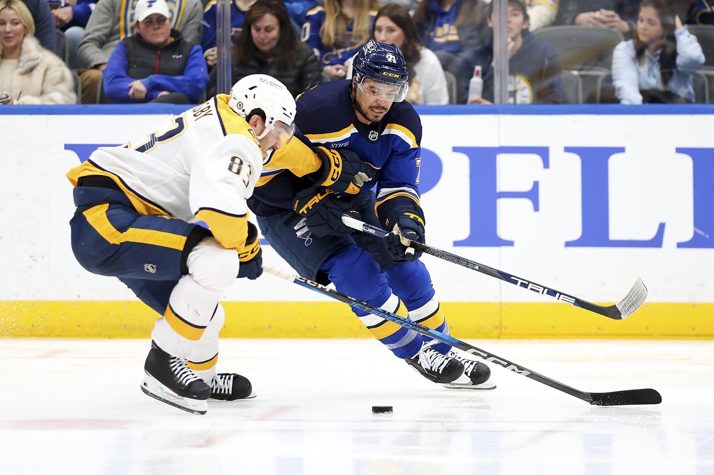 Thomas scores twice and the Blues beat the Predators 7-4 | iNFOnews.ca