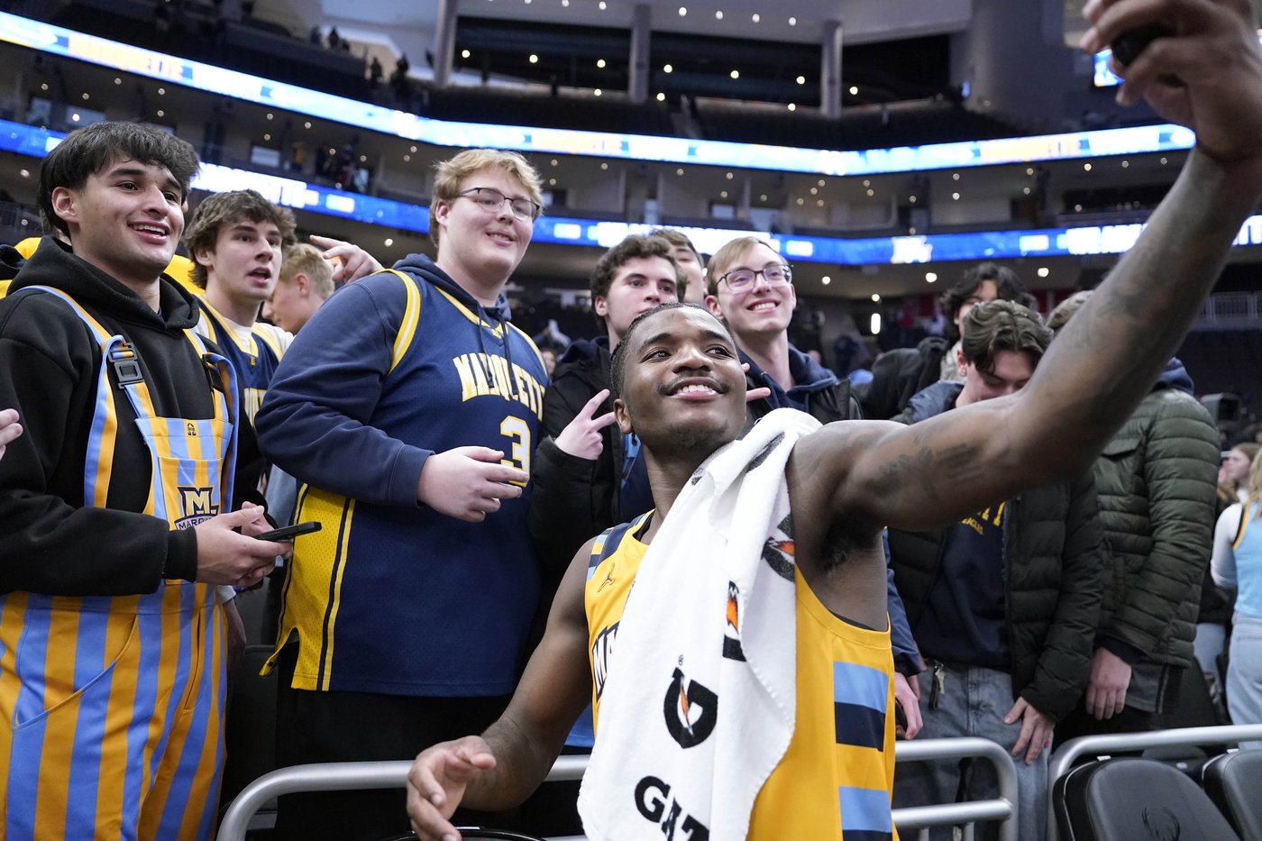 Jones scores 32 points to lead No. 5 Marquette past No. 11 Wisconsin, 88-74 | iNFOnews.ca