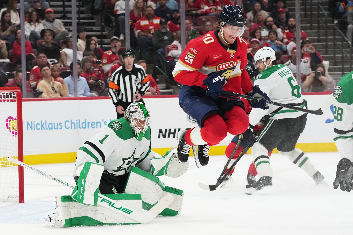 Brad Marchand gets deciding goal in shootout, Florida beats Dallas 4-3 | iNFOnews.ca