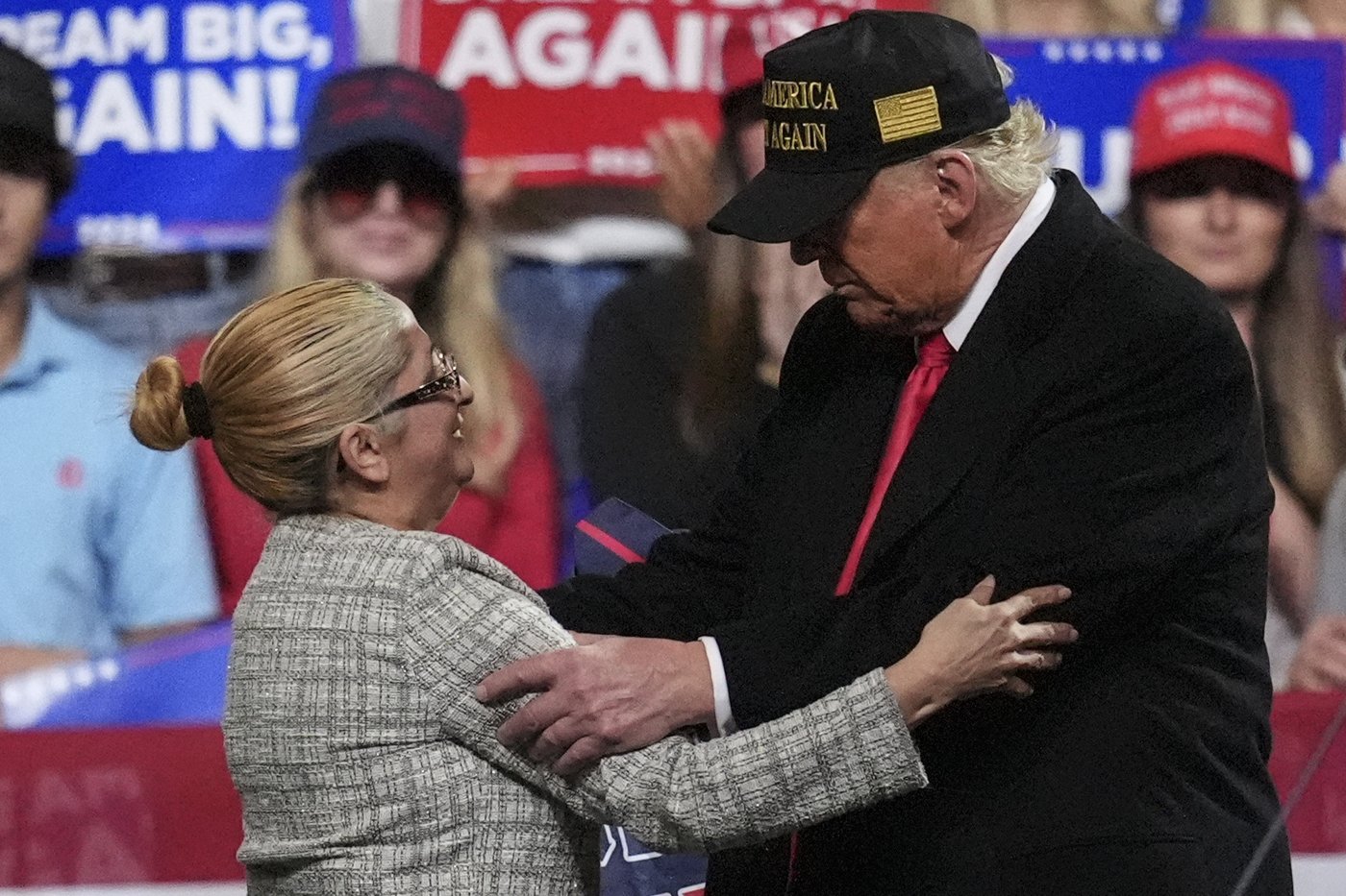 Trump talks about reporters being shot and says he shouldn't have left White House after 2020 loss | iNFOnews.ca Trump talks about reporters being shot and says he shouldn't have left White House after 2020 loss | iNFOnews.ca
