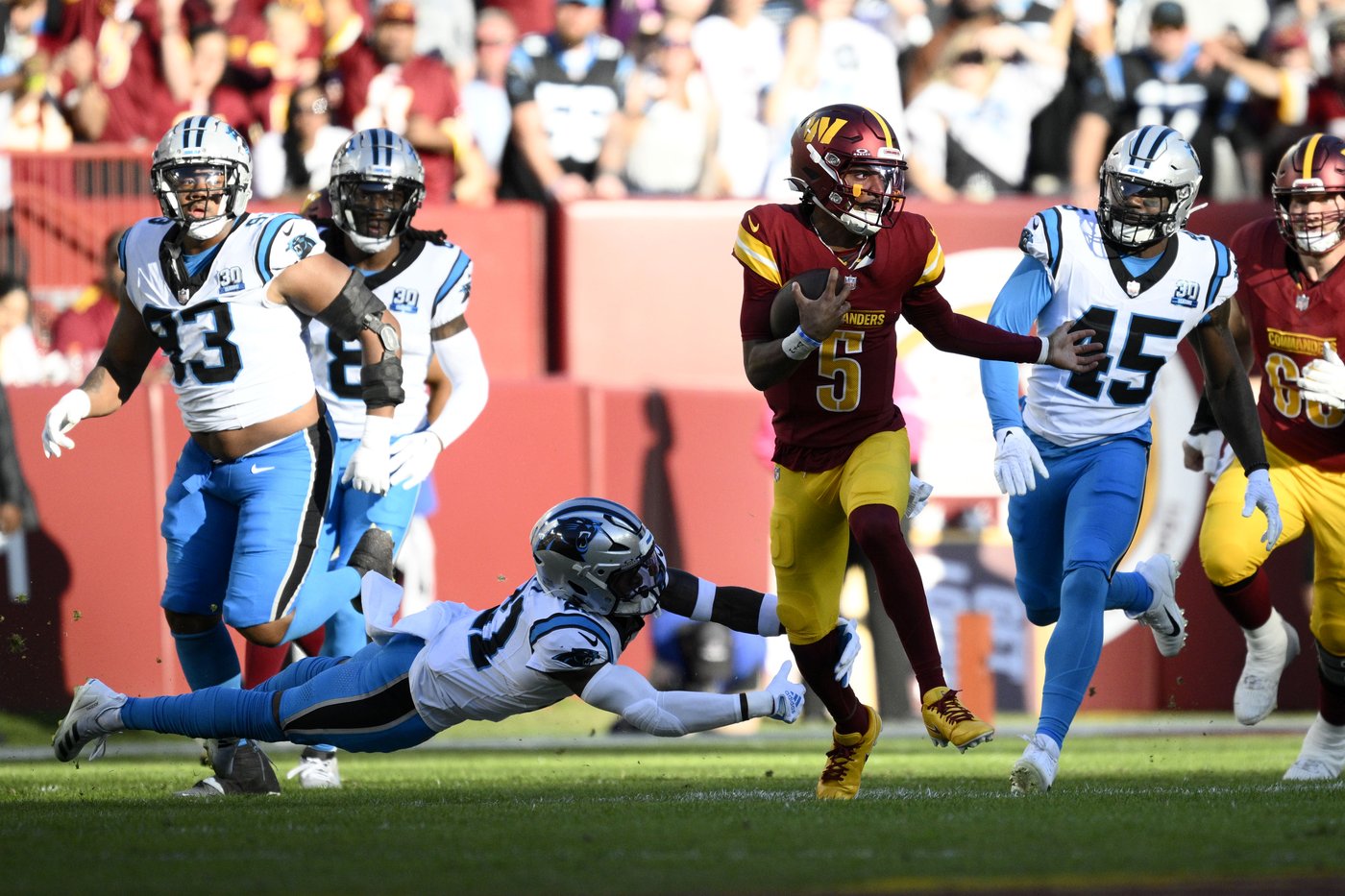 Commanders QB Jayden Daniels' status for the Bears game is unclear because of a rib injury | iNFOnews.ca